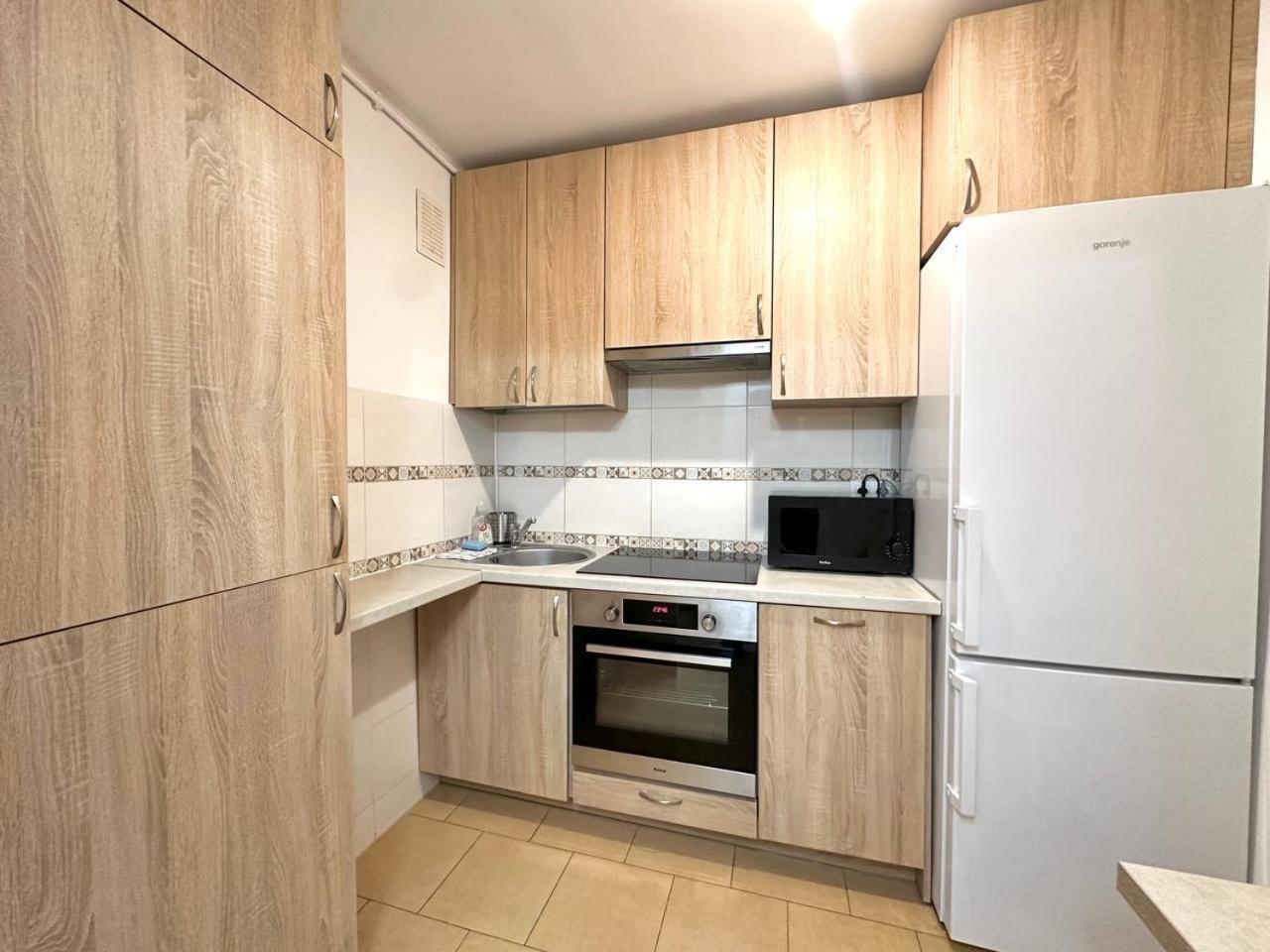 Ohmyhome - Park Mirowski Apartment وارسو المظهر الخارجي الصورة
