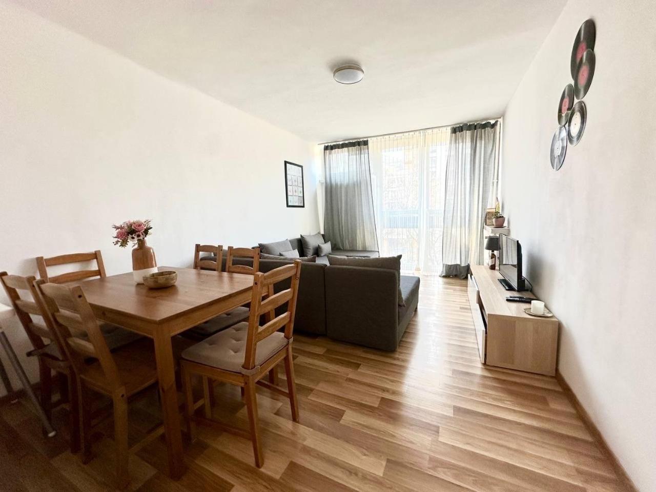 Ohmyhome - Park Mirowski Apartment وارسو المظهر الخارجي الصورة